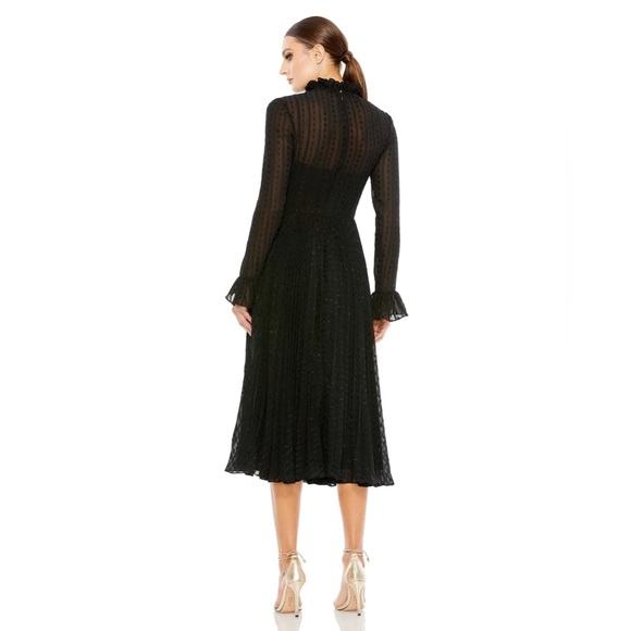 Mac Duggal Embroidered Long Sleeve Ruffle Dress-‎ NWT - Picture 3 of 8